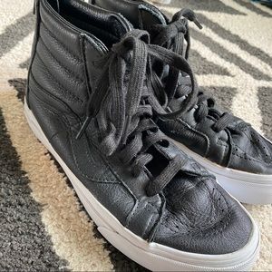 Limited edition Sk8t-high vans unisex